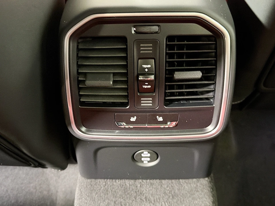 2026 Porsche Macan T - Image 20 of 31