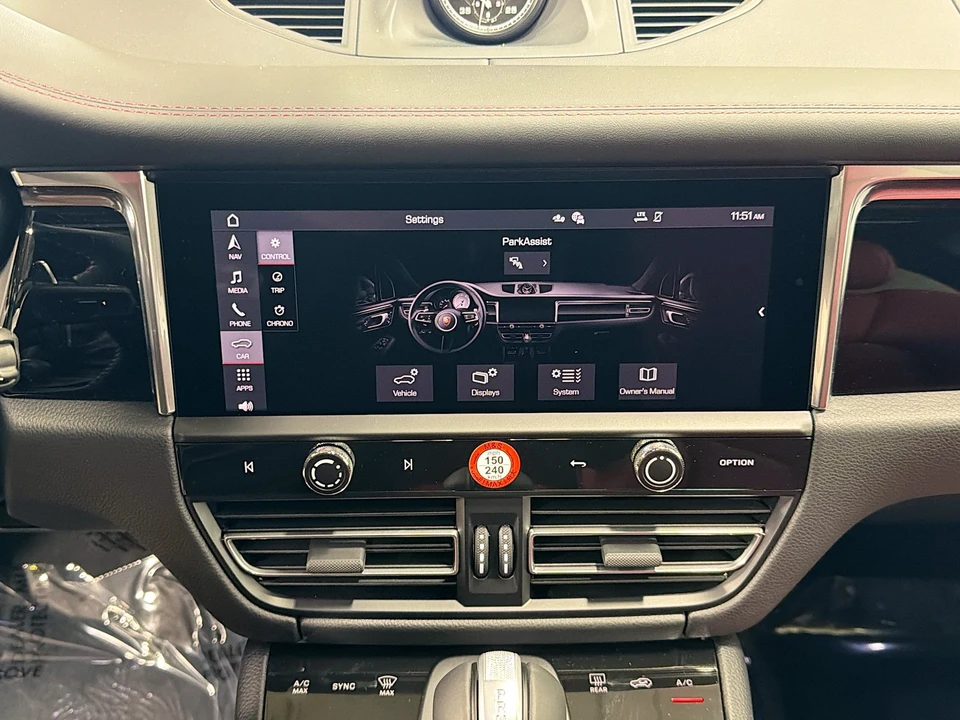 2026 Porsche Macan T - Image 29 of 31