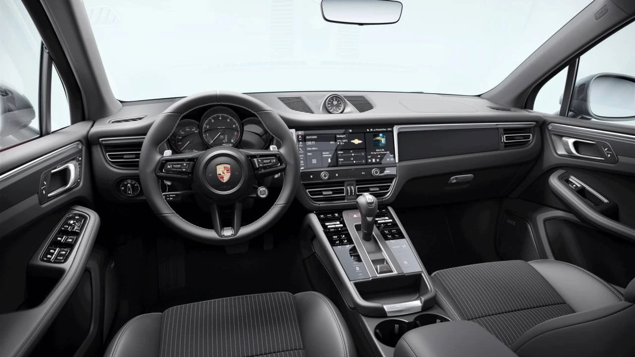 2026 Porsche Macan T - Image 9 of 10