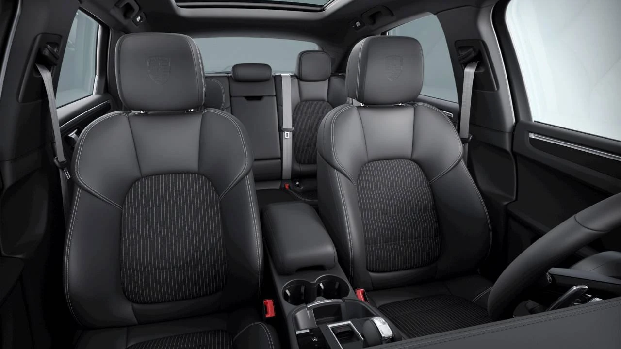 2026 Porsche Macan T - Image 10 of 10