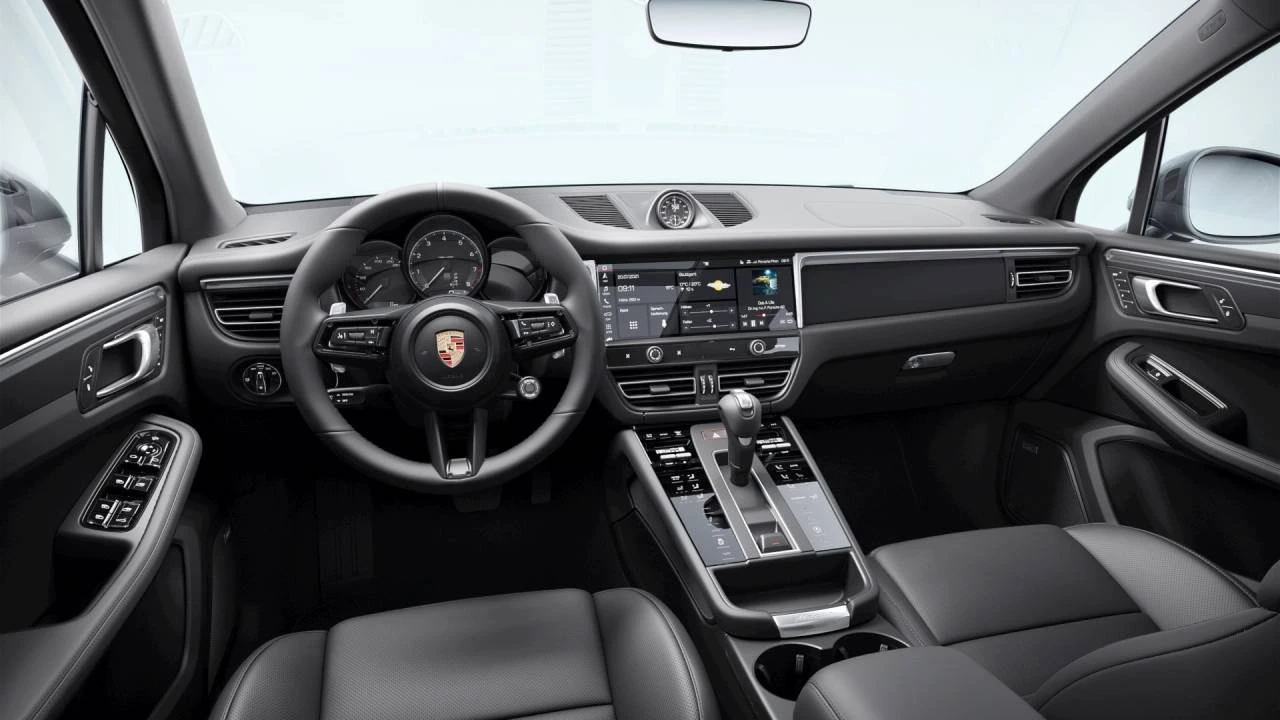 2026 Porsche Macan T - Image 9 of 10