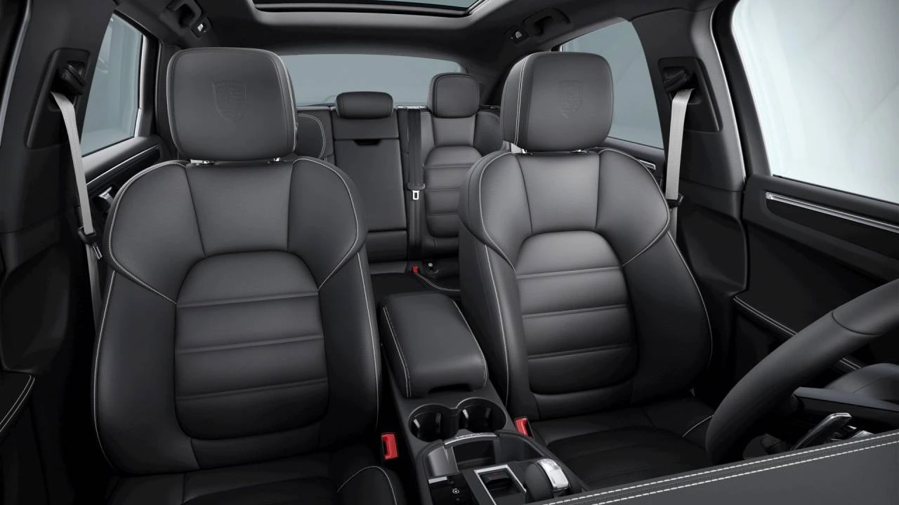 2026 Porsche Macan T - Image 10 of 10