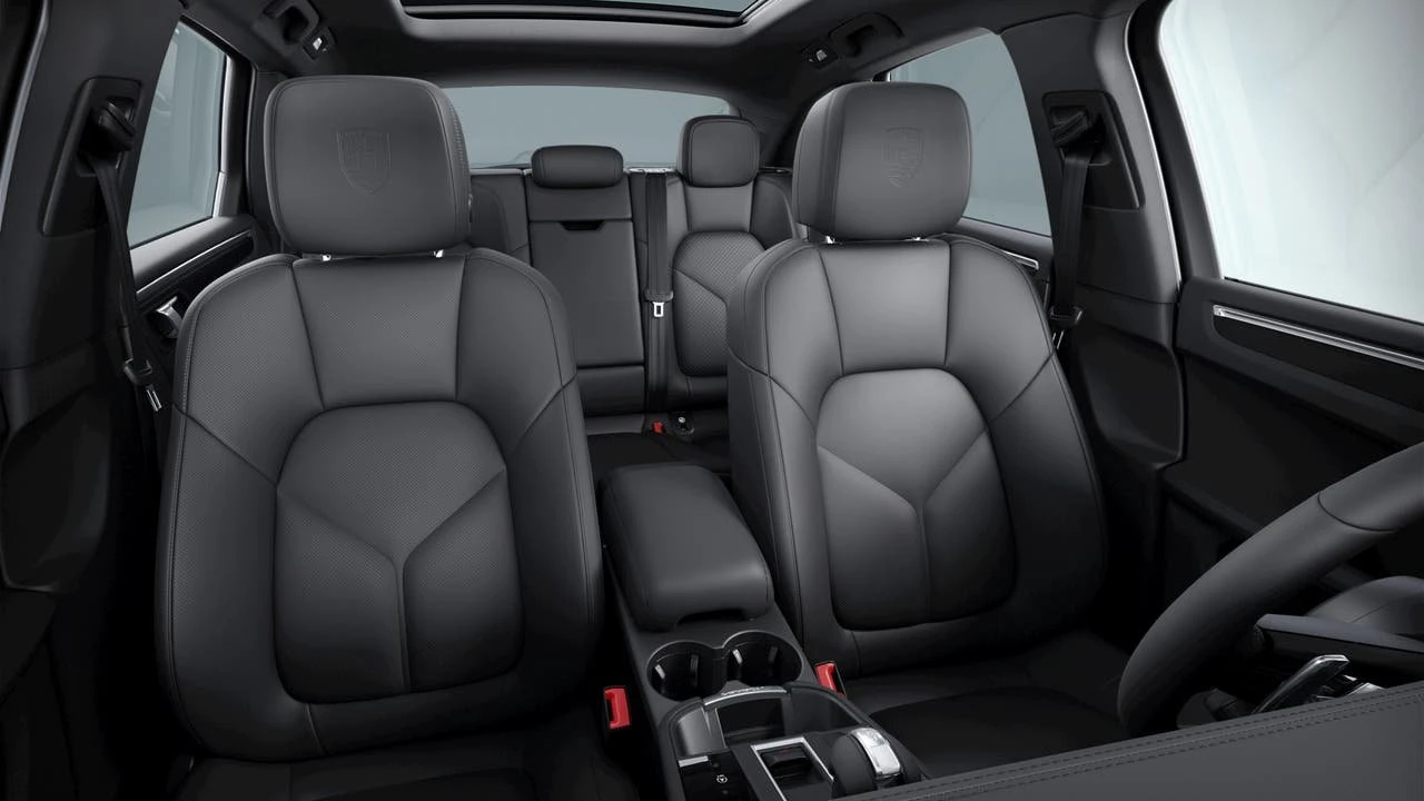 2026 Porsche Macan T - Image 10 of 10