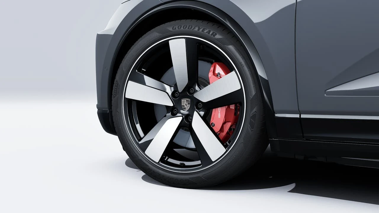 2026 Porsche Macan Electric - Image 10 of 14