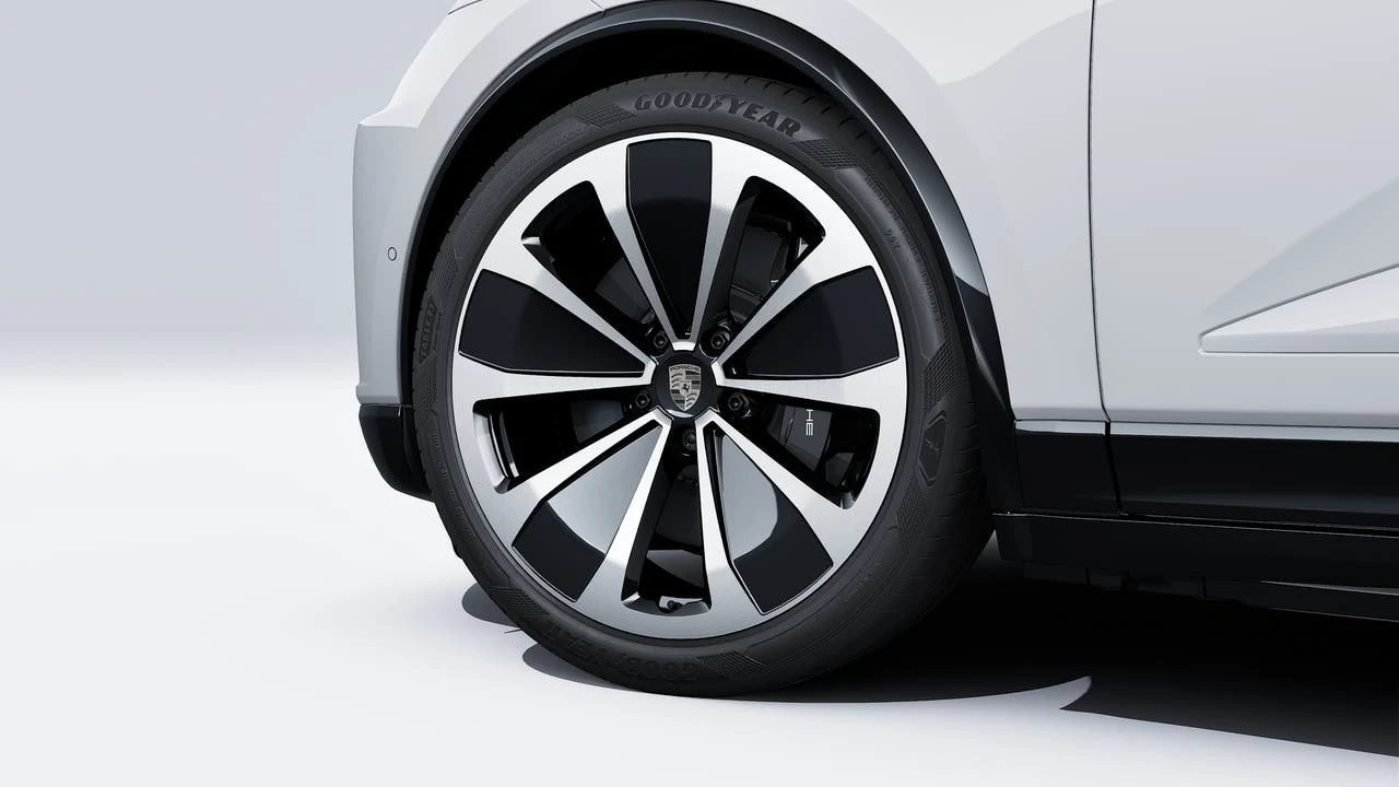 2026 Porsche Macan Electric - Image 10 of 14