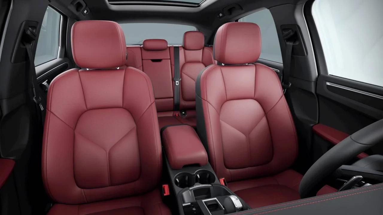 2026 Porsche Macan - Image 10 of 10