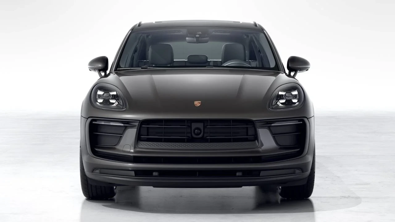 2026 Porsche Macan Electric - Image 8 of 10