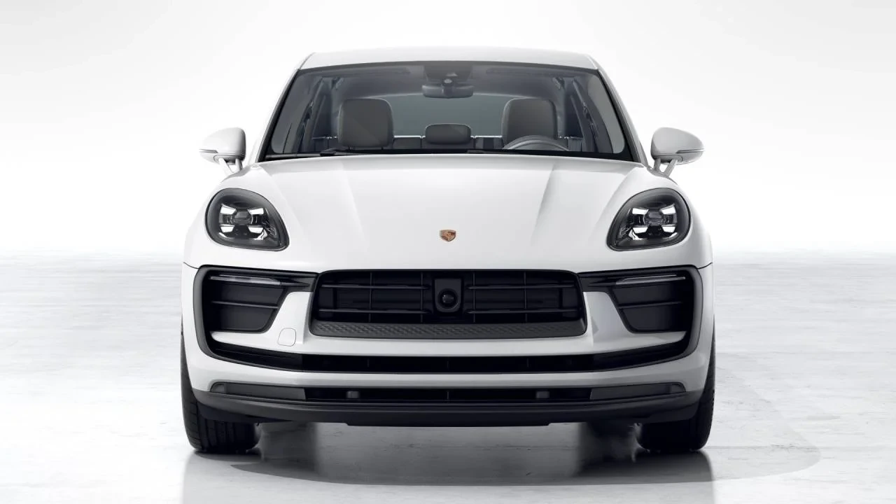 2026 Porsche Macan Electric - Image 8 of 10