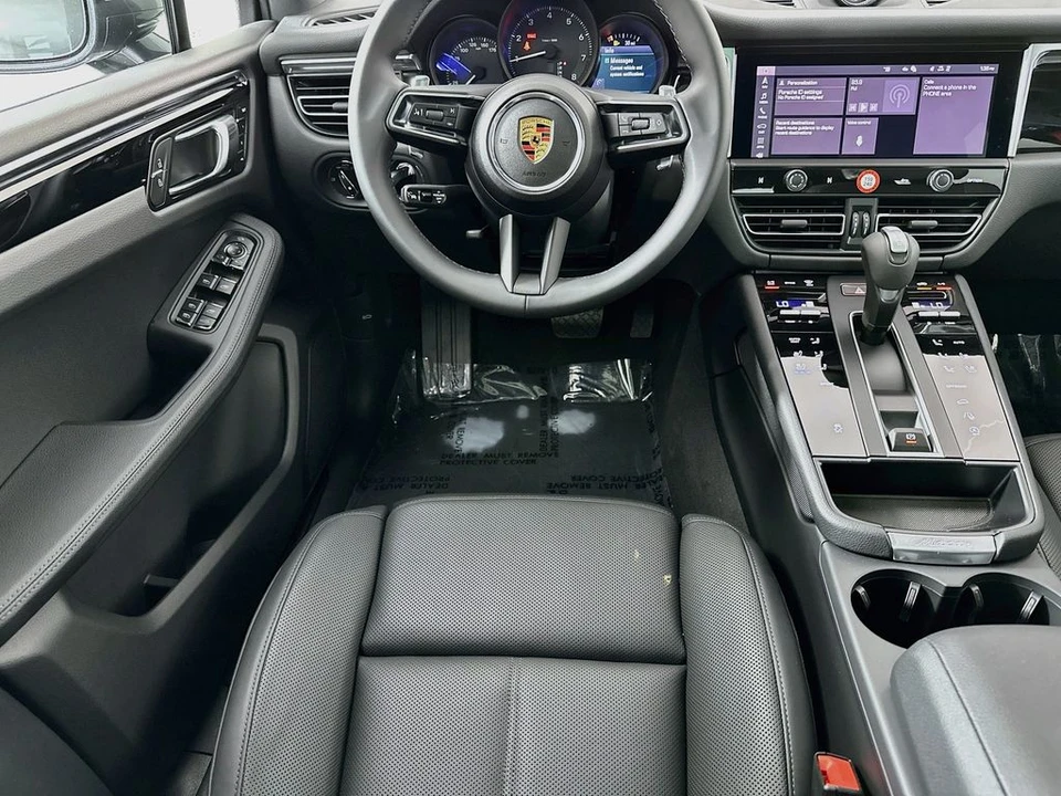 2026 Porsche Macan Electric - Image 25 of 31