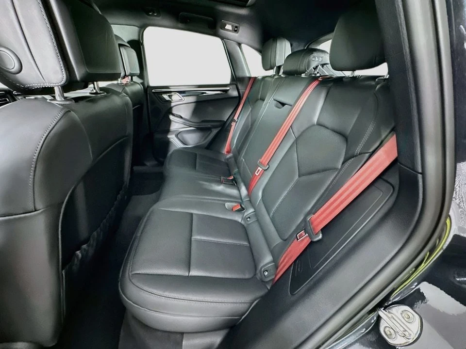 2026 Porsche Macan Electric - Image 24 of 31