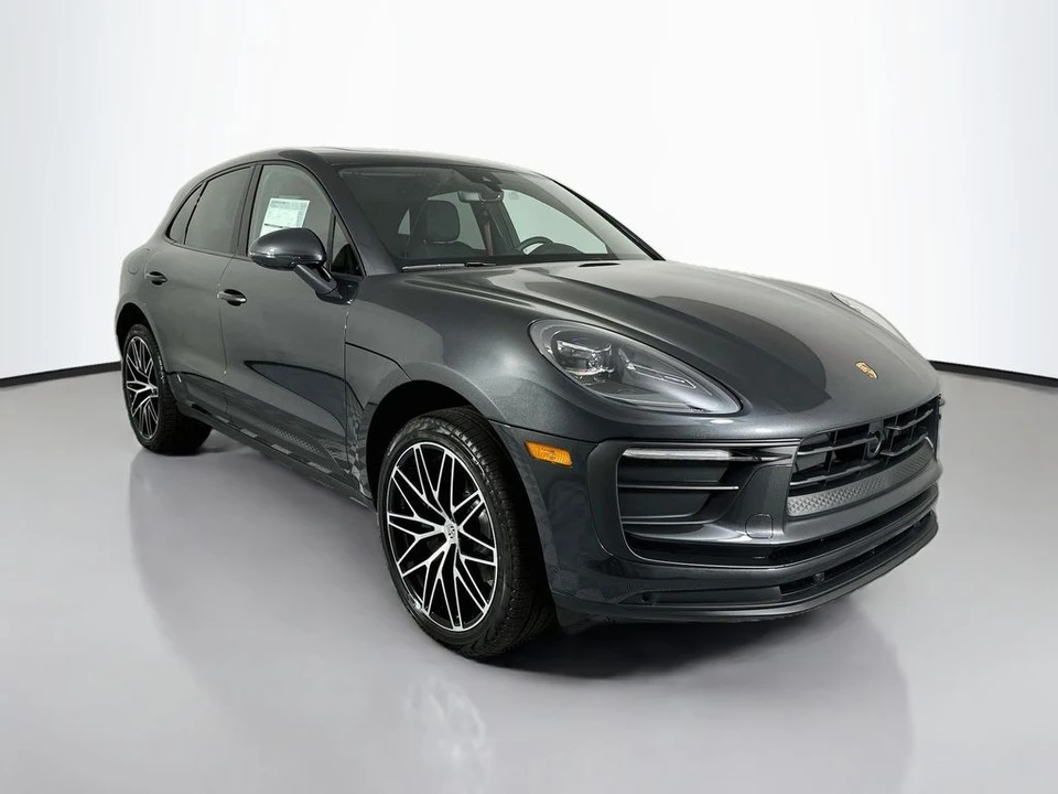 2026 Porsche Macan Electric - Image 7 of 31