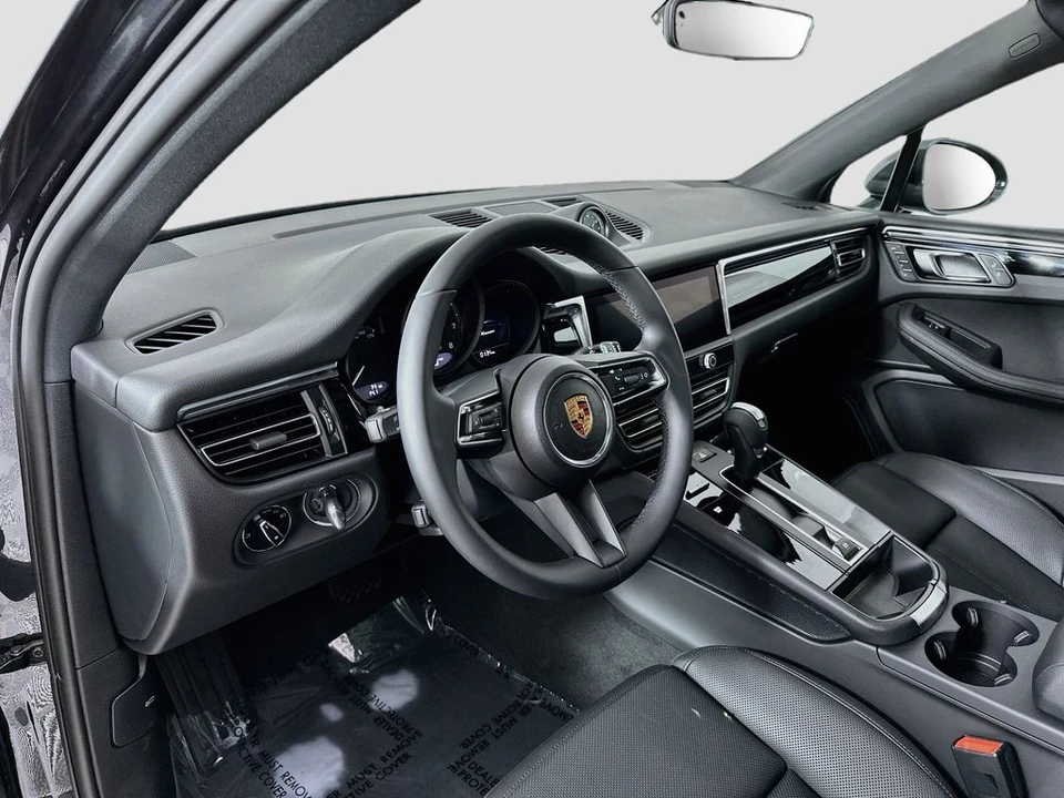 2026 Porsche Macan Electric - Image 4 of 31
