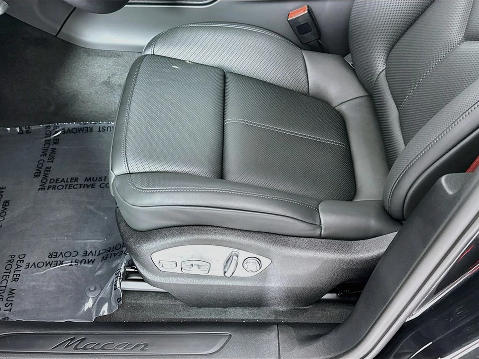 2026 Porsche Macan Electric - Image 22 of 31