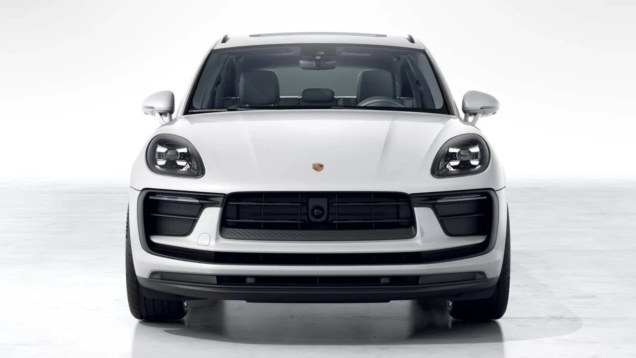 2026 Porsche Macan Electric - Image 8 of 10