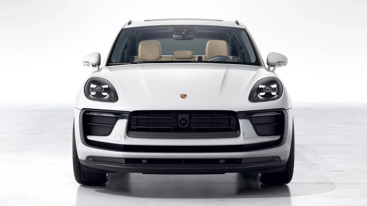 2026 Porsche Macan Electric - Image 8 of 10