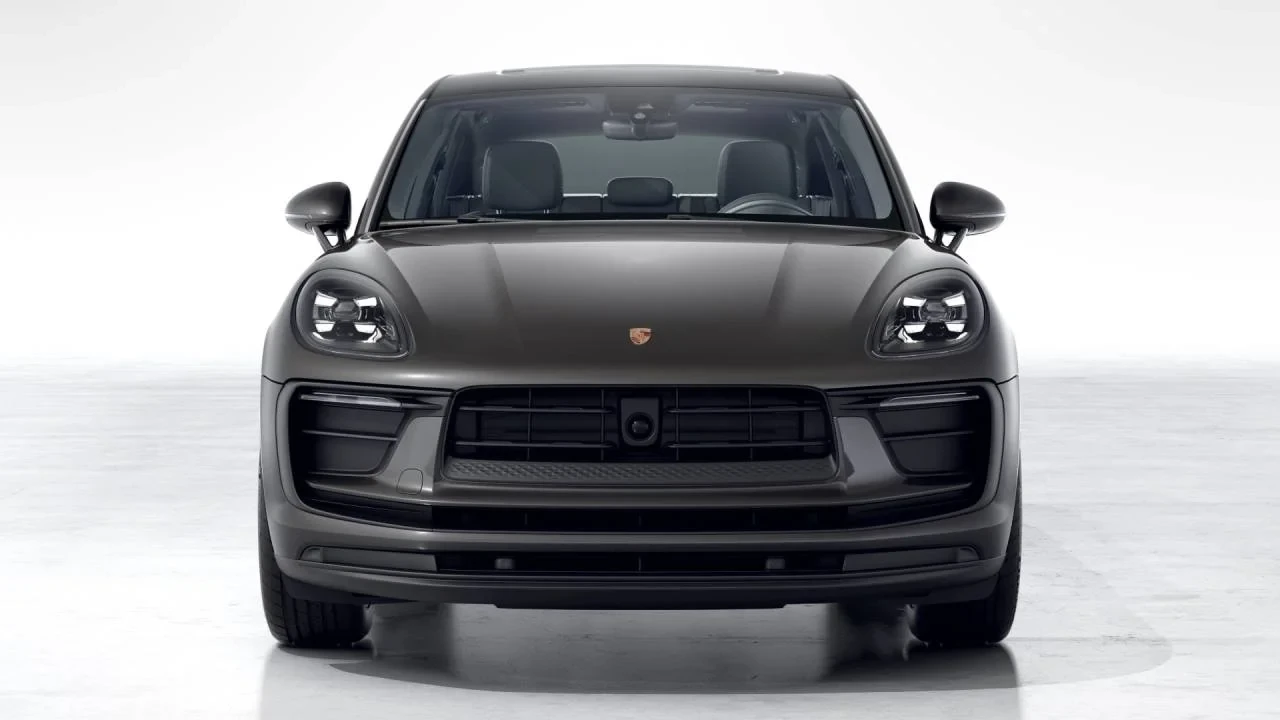 2026 Porsche Macan - Image 8 of 10