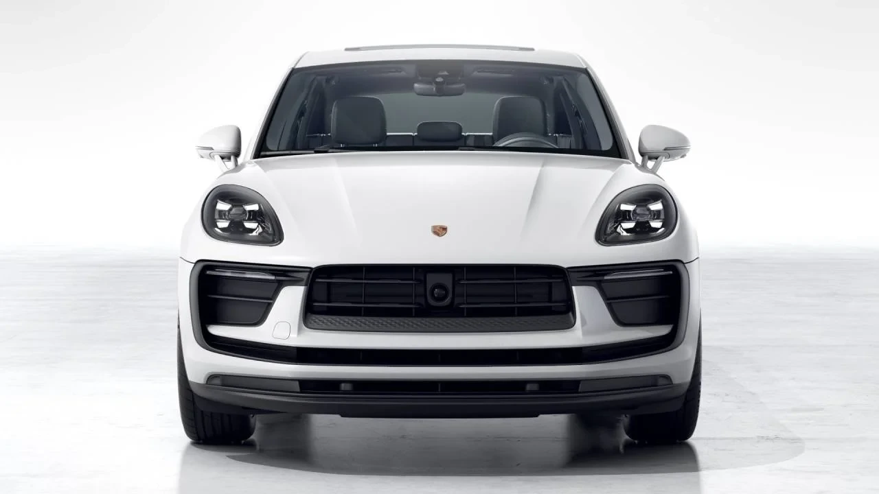 2026 Porsche Macan Electric - Image 8 of 10