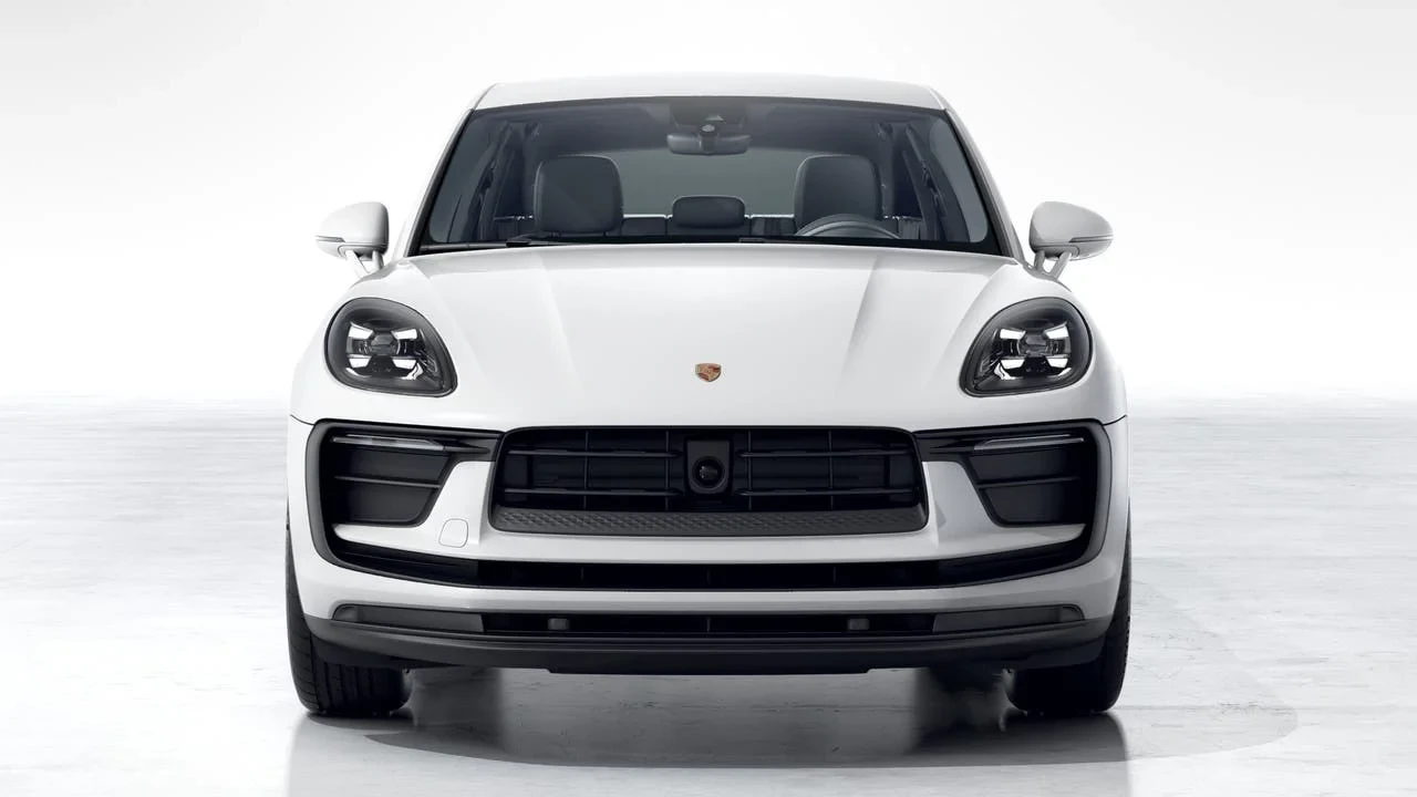 2026 Porsche Macan - Image 8 of 10