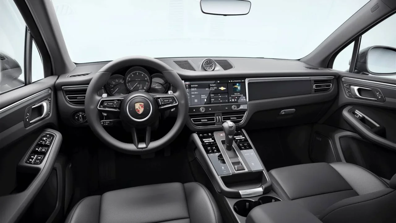 2026 Porsche Macan - Image 9 of 10