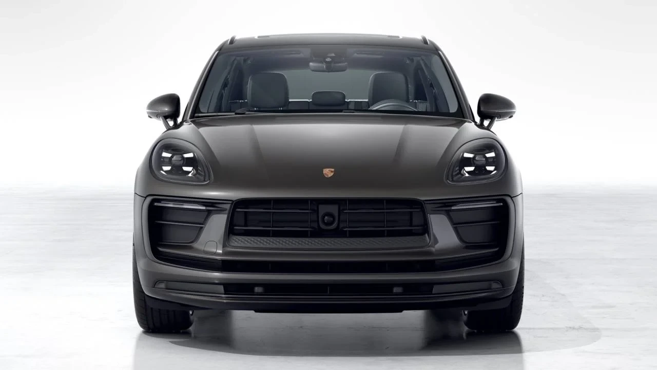 2026 Porsche Macan - Image 8 of 10