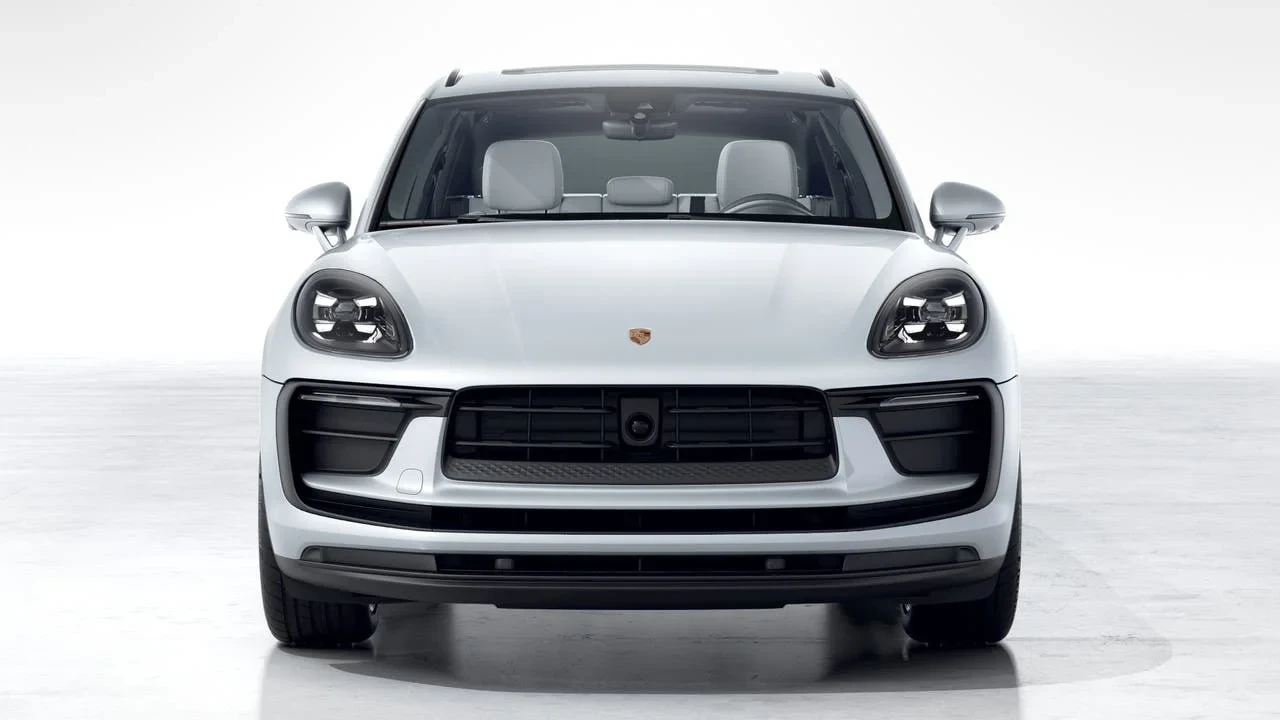 2026 Porsche Macan - Image 8 of 10