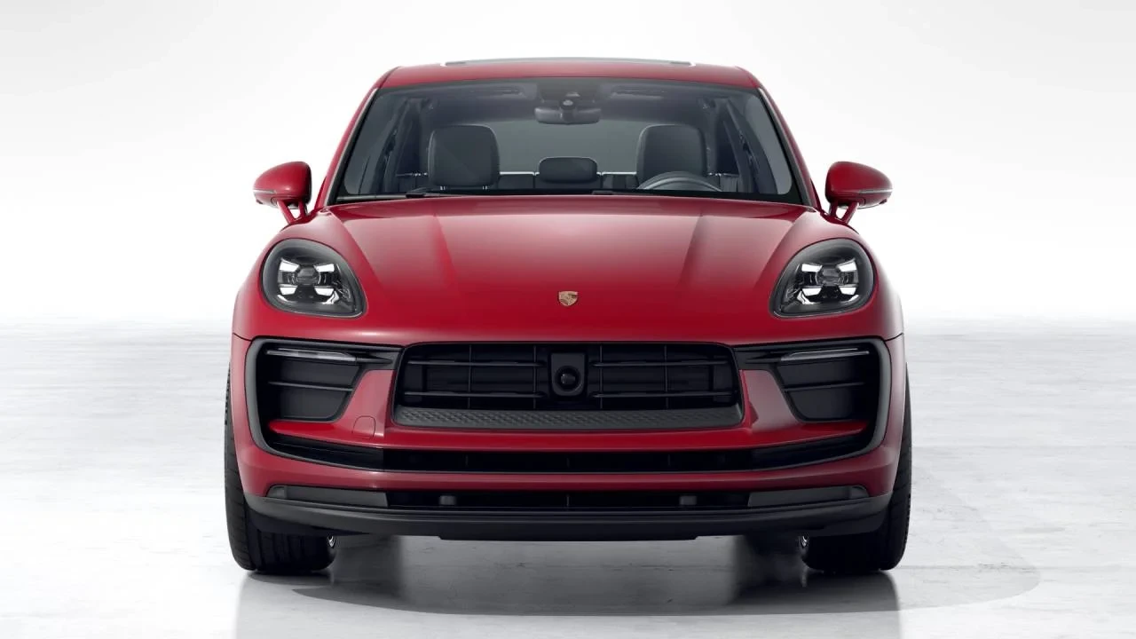 2026 Porsche Macan Electric - Image 8 of 10