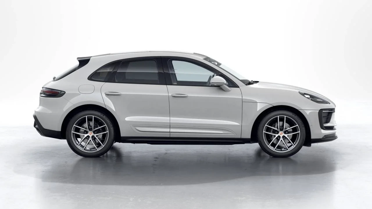 2026 Porsche Macan Electric - Image 6 of 10