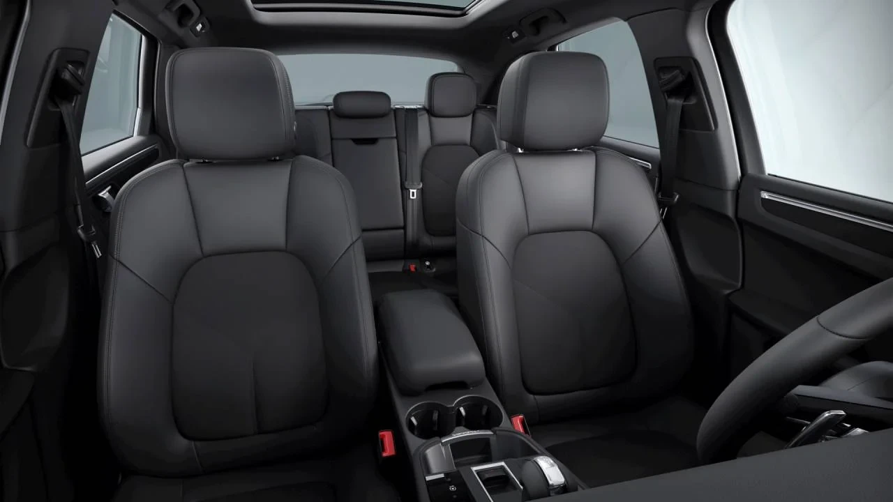 2026 Porsche Macan - Image 10 of 10