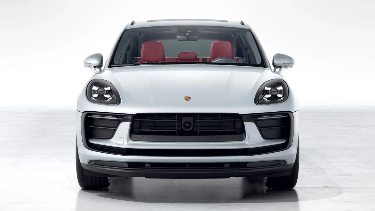 2026 Porsche Macan Electric - Image 8 of 10