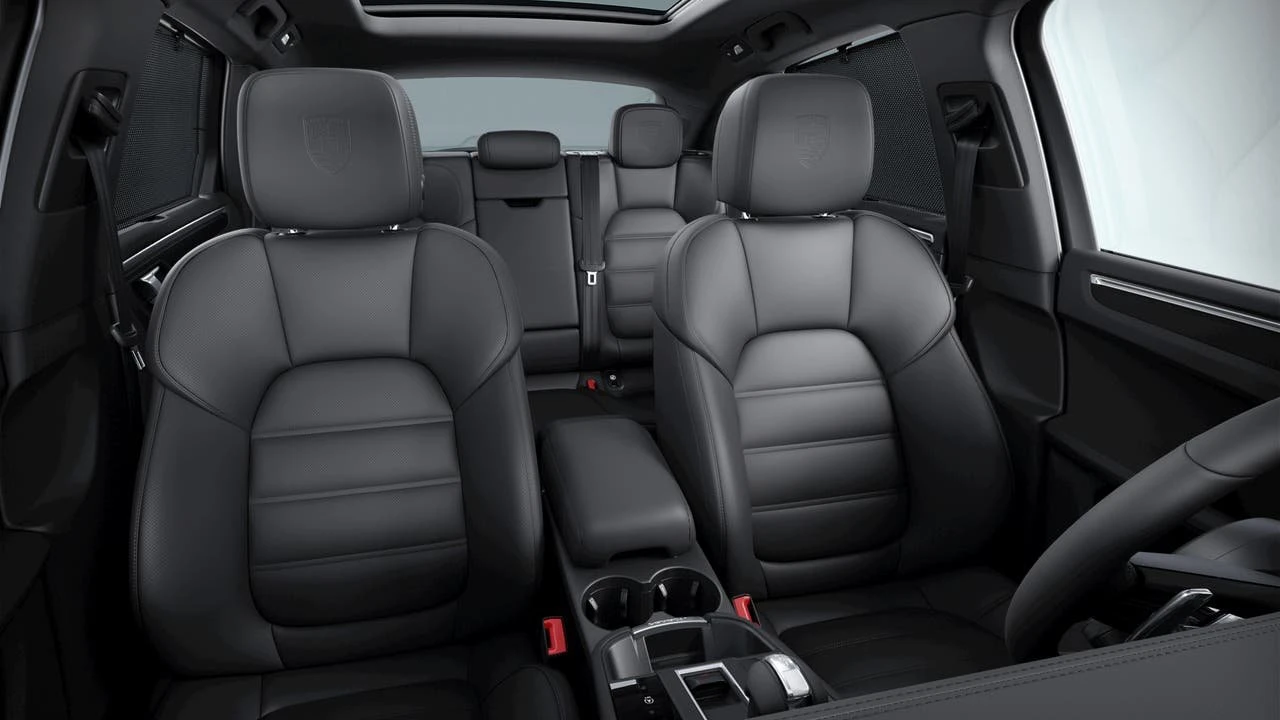 2026 Porsche Macan - Image 10 of 10