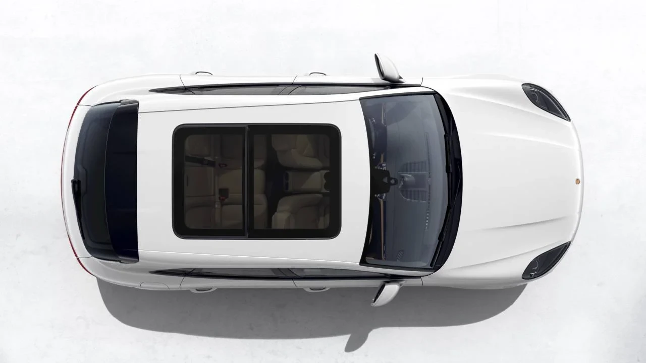 2026 Porsche Macan Electric - Image 5 of 10