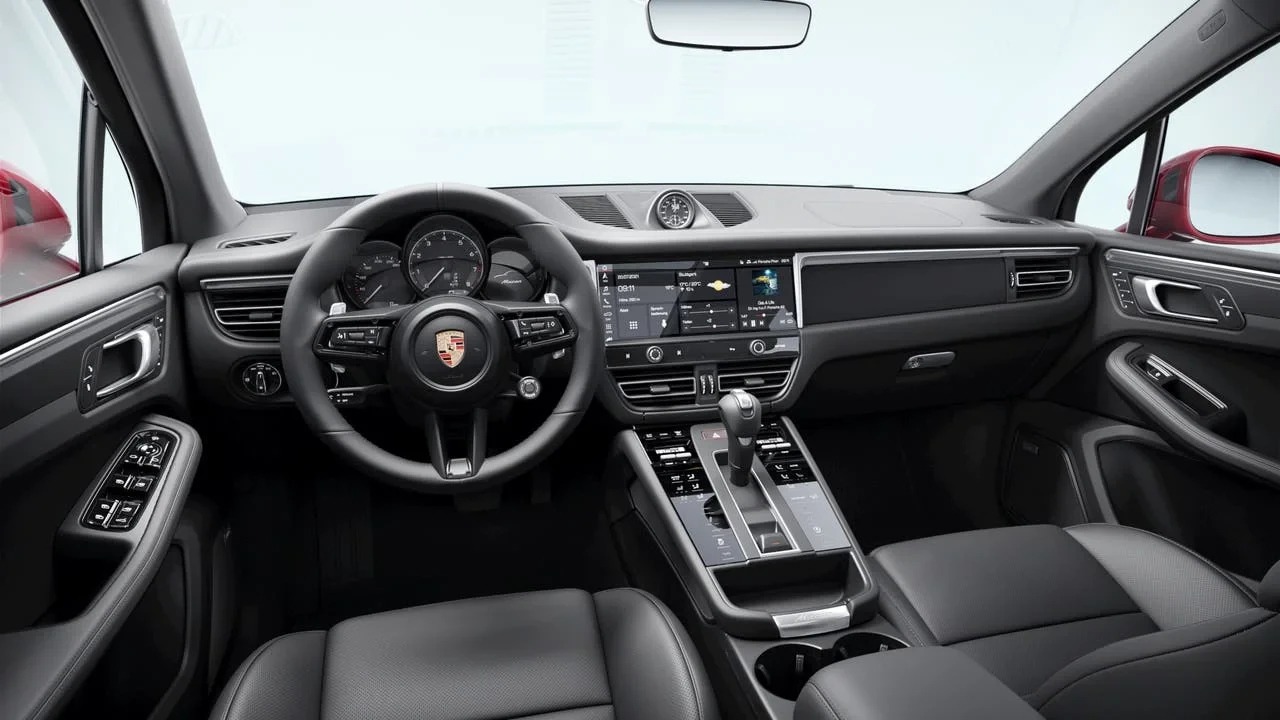 2026 Porsche Macan - Image 9 of 10
