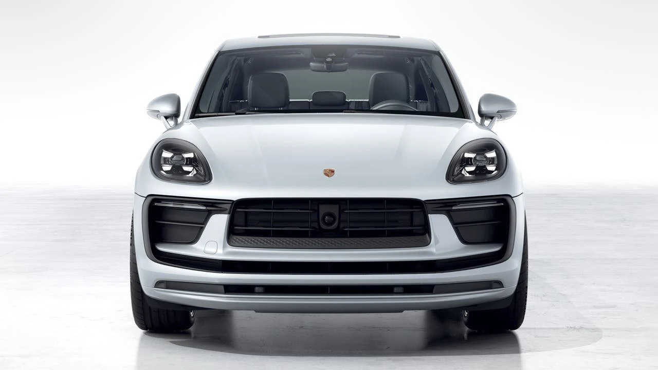2026 Porsche Macan Electric - Image 8 of 10
