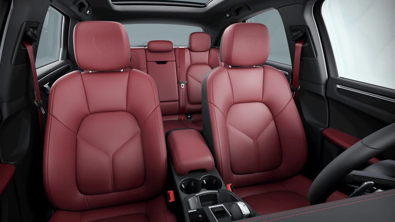 2026 Porsche Macan - Image 10 of 10