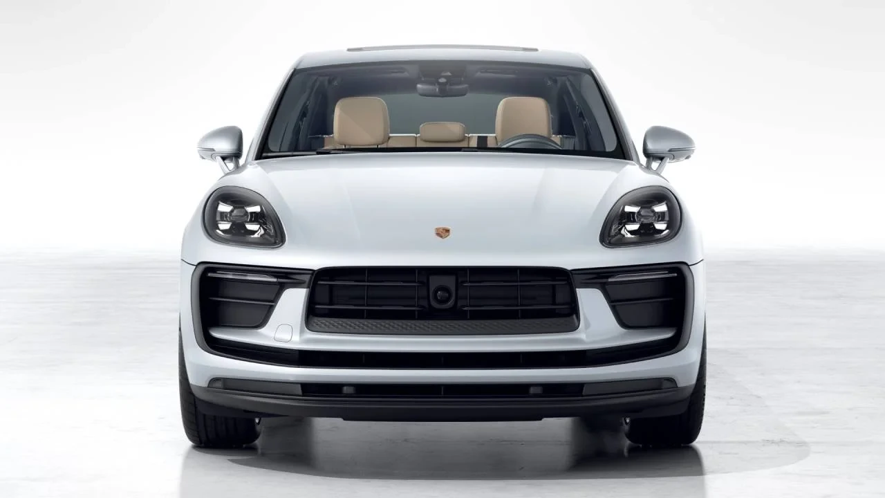 2026 Porsche Macan Electric - Image 8 of 10