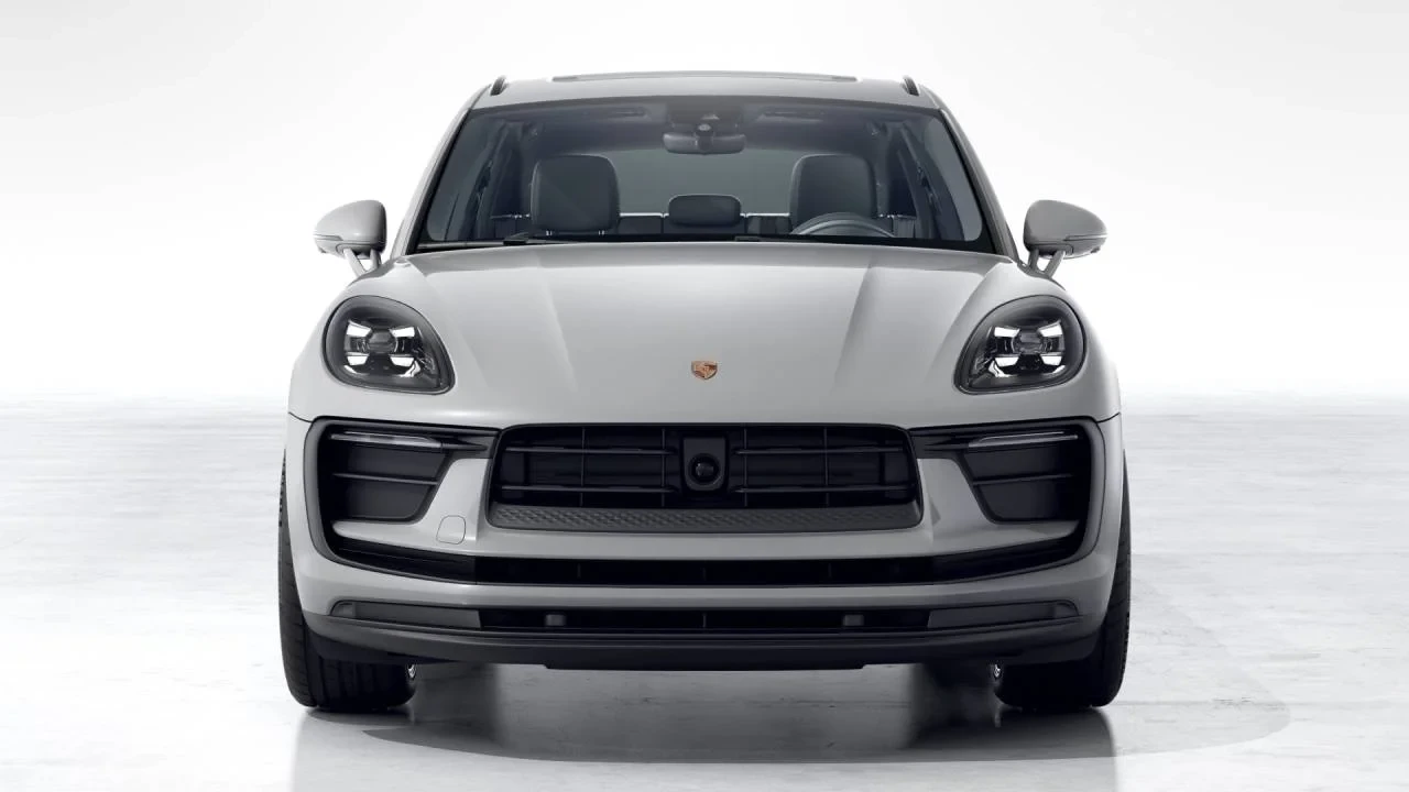 2026 Porsche Macan - Image 8 of 10