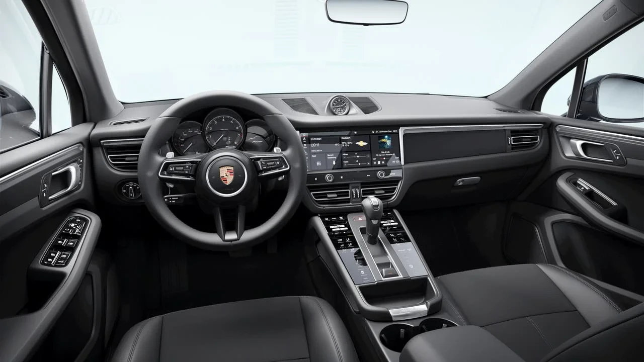 2026 Porsche Macan - Image 9 of 10