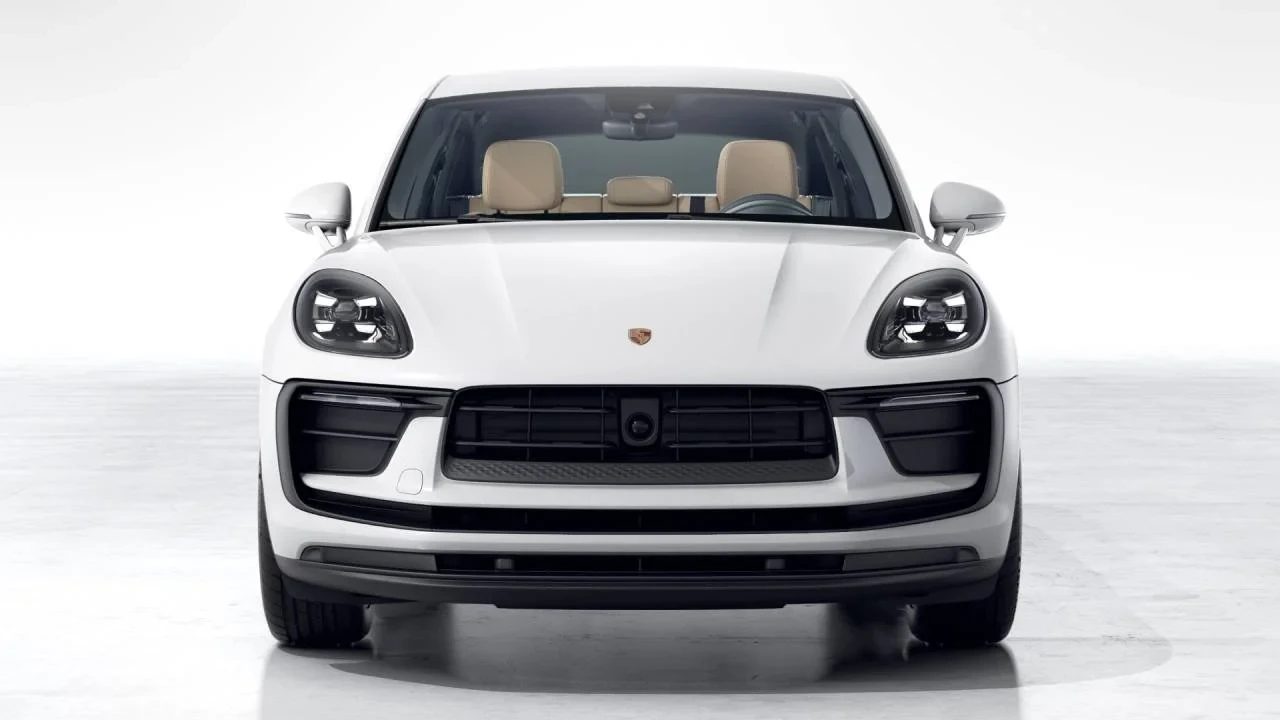 2026 Porsche Macan Electric - Image 8 of 10