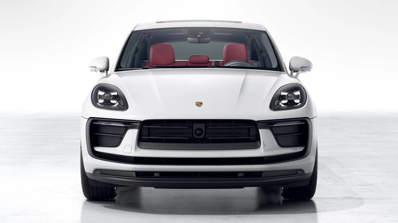 2026 Porsche Macan - Image 8 of 10
