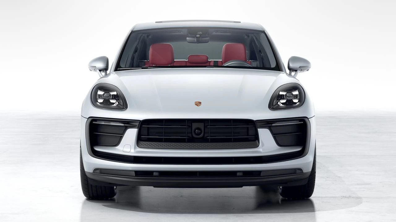 2026 Porsche Macan Electric - Image 8 of 10
