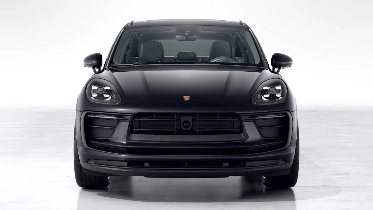 2026 Porsche Macan - Image 8 of 10