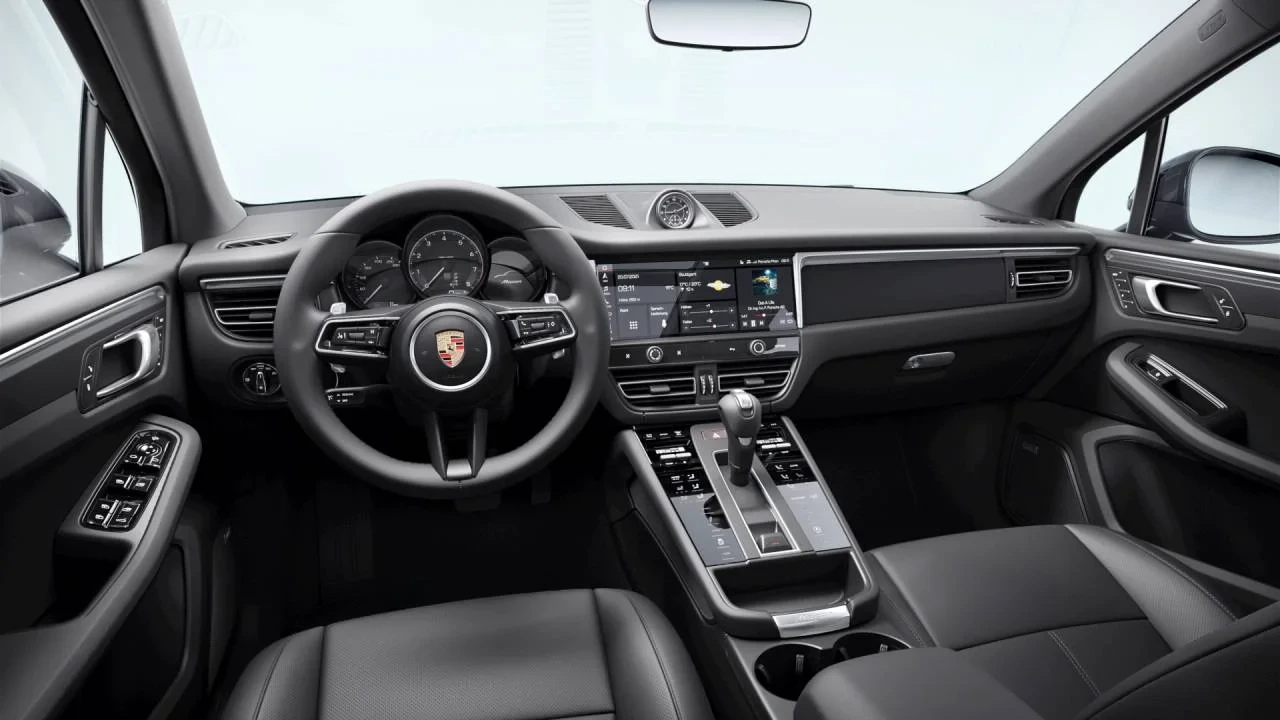 2026 Porsche Macan - Image 9 of 10