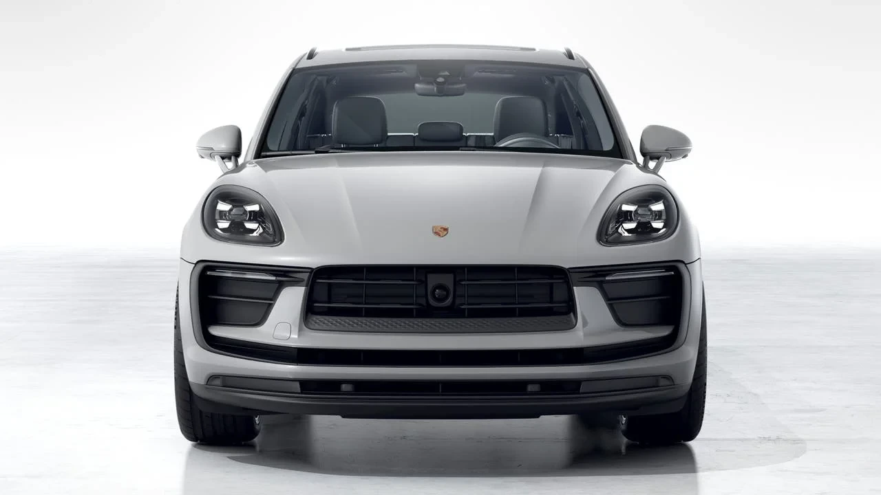 2026 Porsche Macan - Image 8 of 10