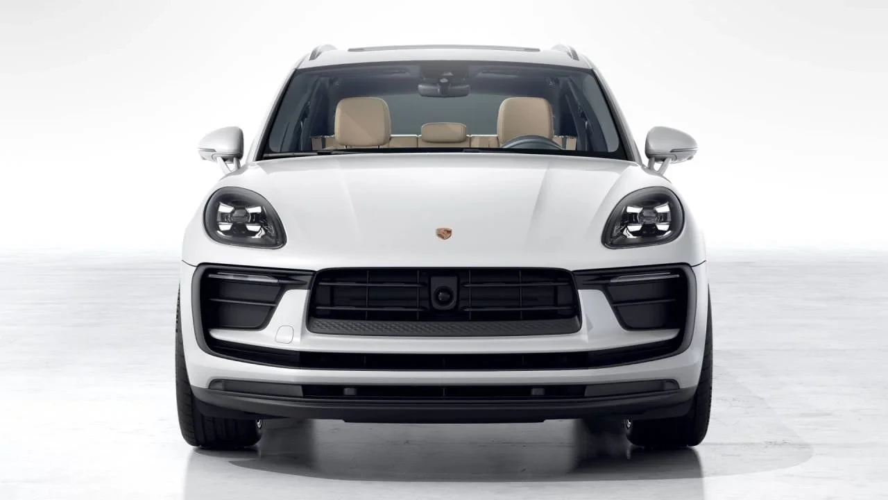 2026 Porsche Macan Electric - Image 8 of 10