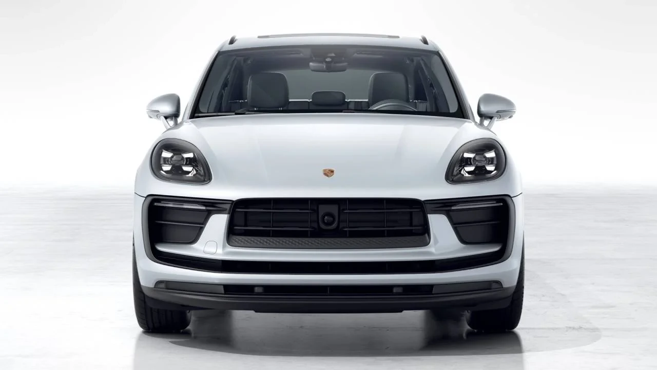 2026 Porsche Macan Electric - Image 8 of 10
