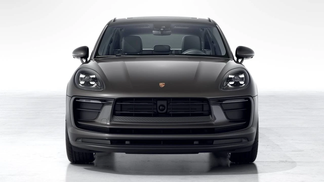 2026 Porsche Macan - Image 8 of 10