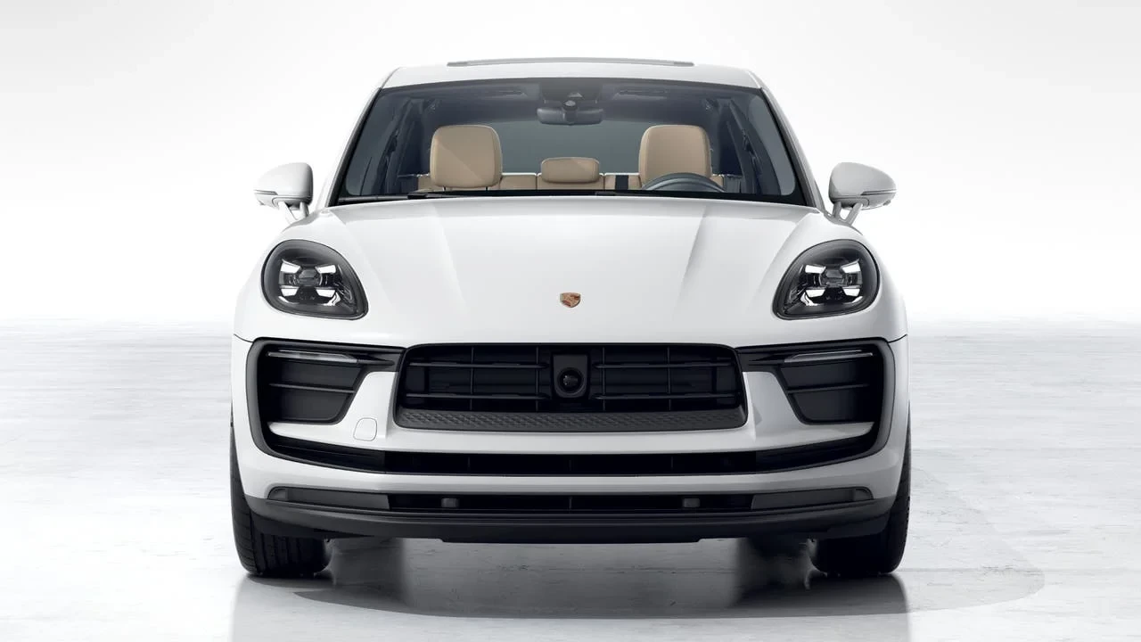 2026 Porsche Macan - Image 8 of 10
