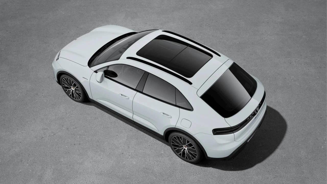 2026 Porsche Macan Electric - Image 4 of 10