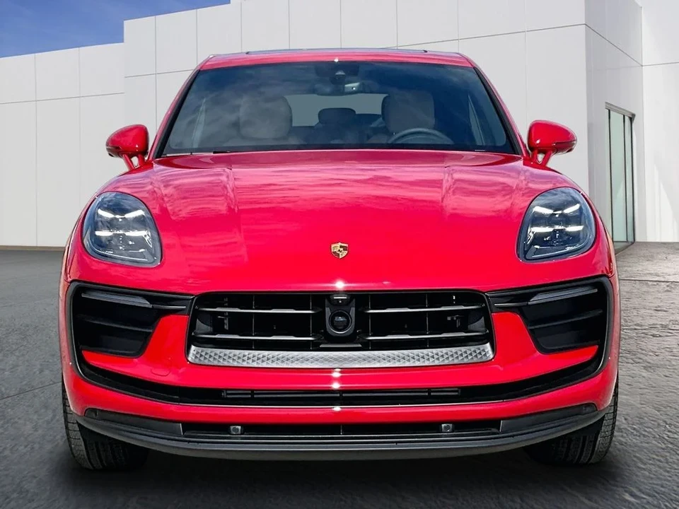2026 Porsche Macan Electric - Image 10 of 26