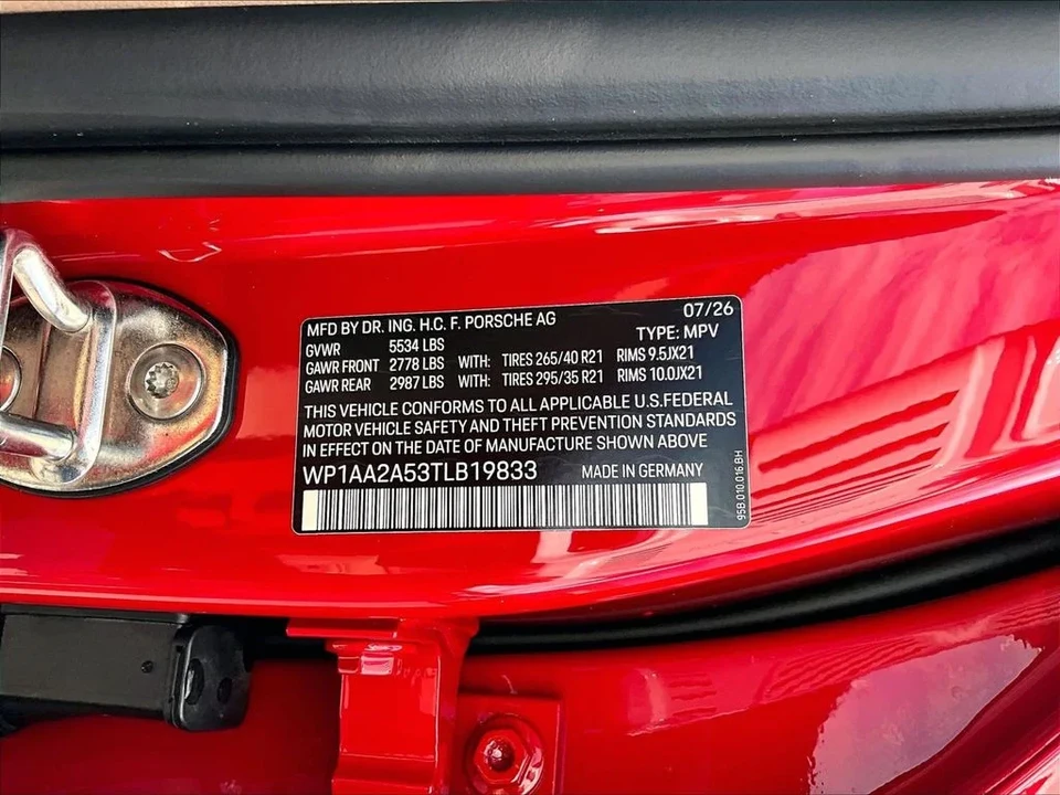 2026 Porsche Macan Electric - Image 26 of 26